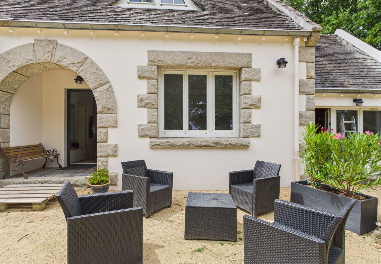 Appartement à Fouesnant - Dépendance 2 adultes 2 enfants - avec jardin