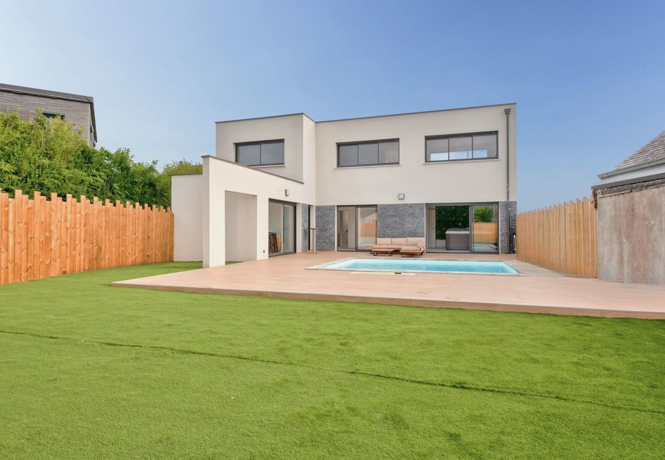 Maison à Plouguerneau - Villa pour 9 - Piscine chauffée - Jacuzzi 