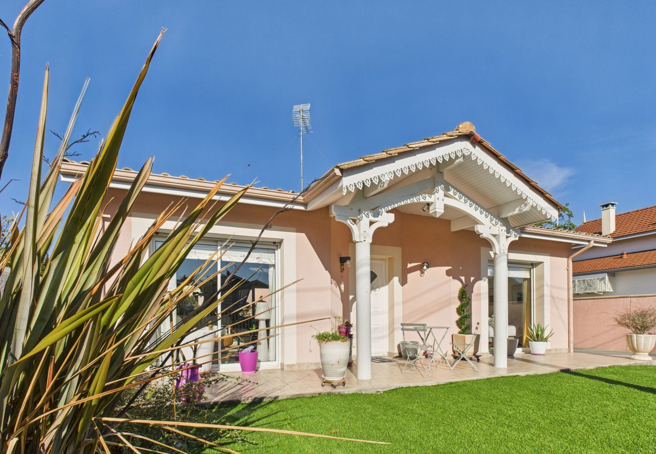 Maison à Lanton - Charmante maison rose pour 4 - 500m de la plage
