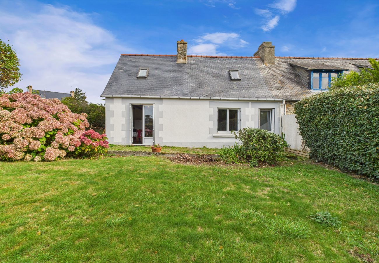 Maison à Plougrescant - 400m plage - Jolie maison pour 5 - Jardin