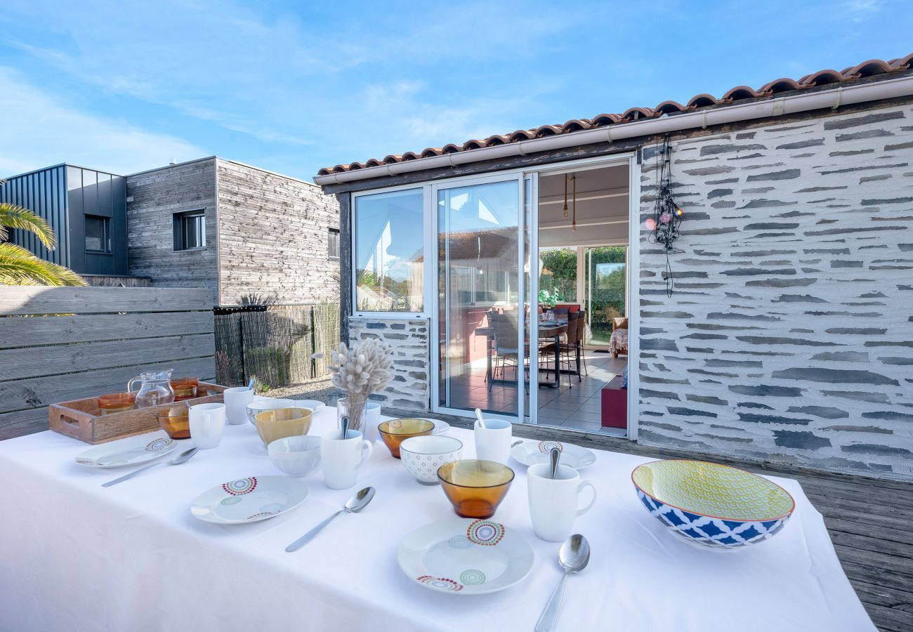 Maison à Saint-Michel-Chef-Chef - 800 m de la plage, jardin, 4 adultes 1 enfant