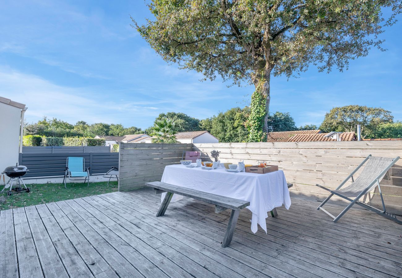 Maison à Saint-Michel-Chef-Chef - 800 m de la plage, jardin, 4 adultes 1 enfant