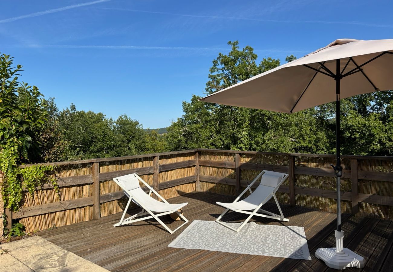 Maison à Saint-Léon-sur-Vézère - Jolie maison avec piscine et jardin au calme 