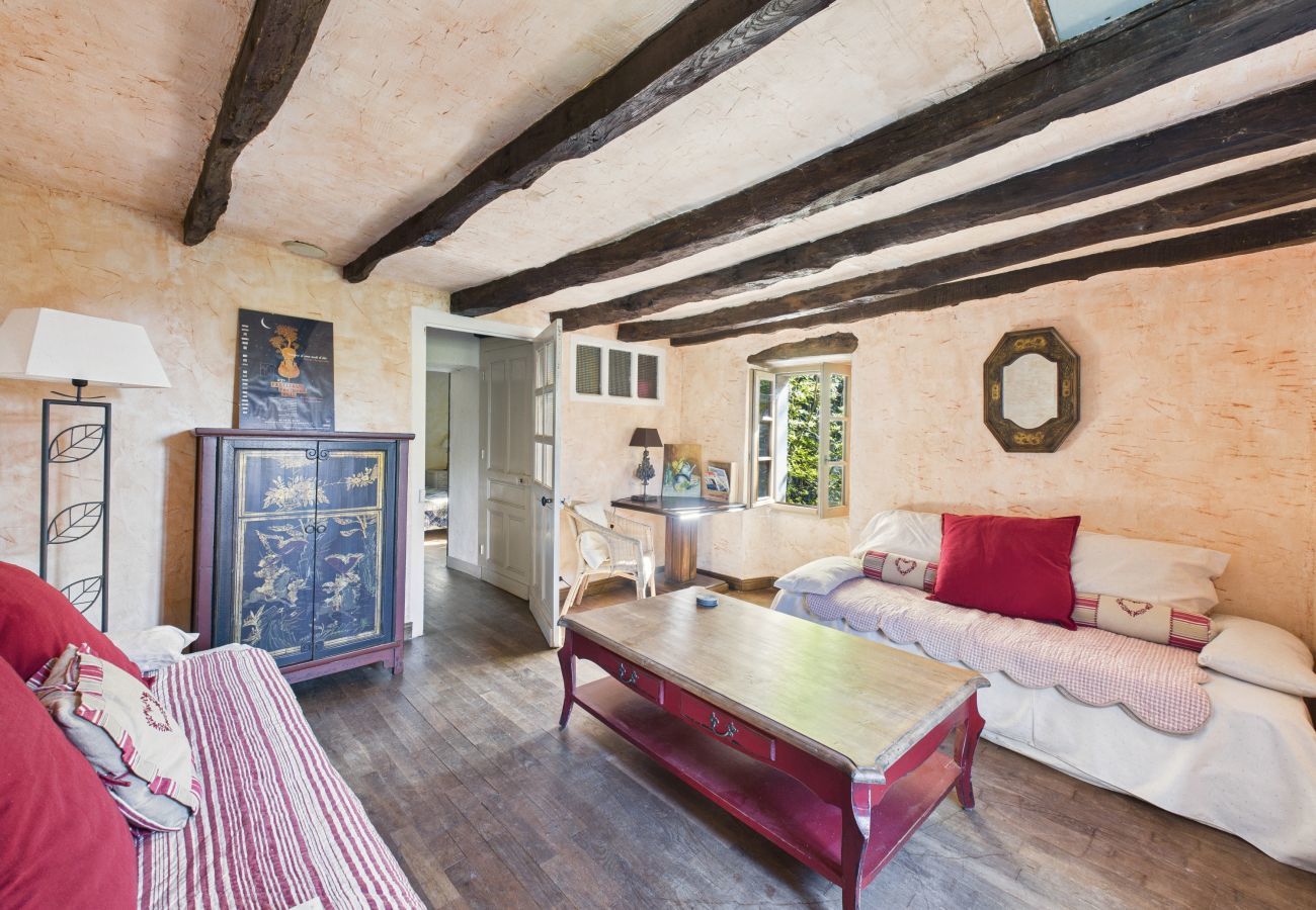 Maison à Saint-Léon-sur-Vézère - Jolie maison avec piscine et jardin au calme 