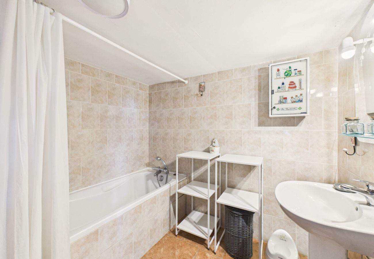 Maison à Saint-Léon-sur-Vézère - Jolie maison avec piscine et jardin au calme 