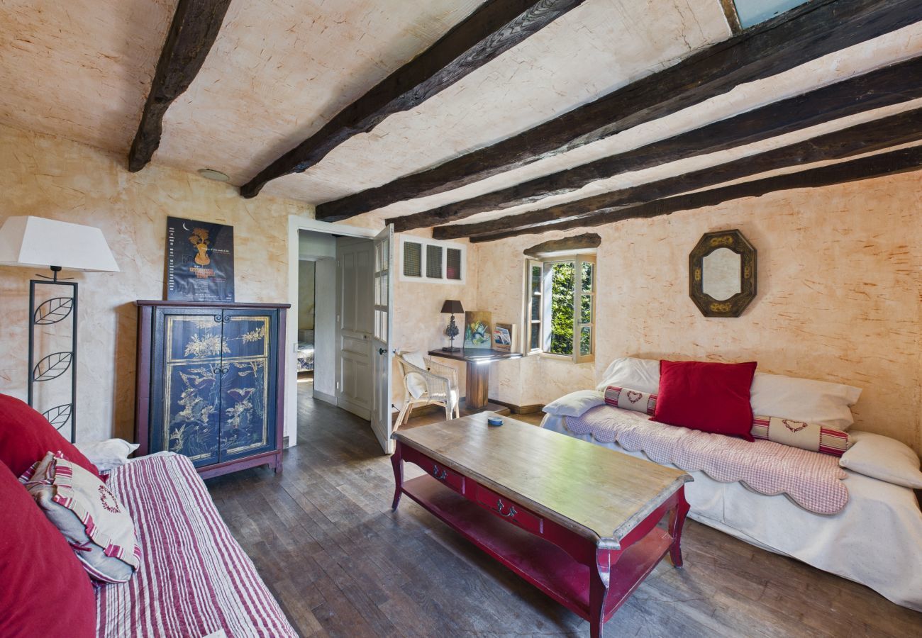 Maison à Saint-Léon-sur-Vézère - Jolie maison avec piscine et jardin au calme 