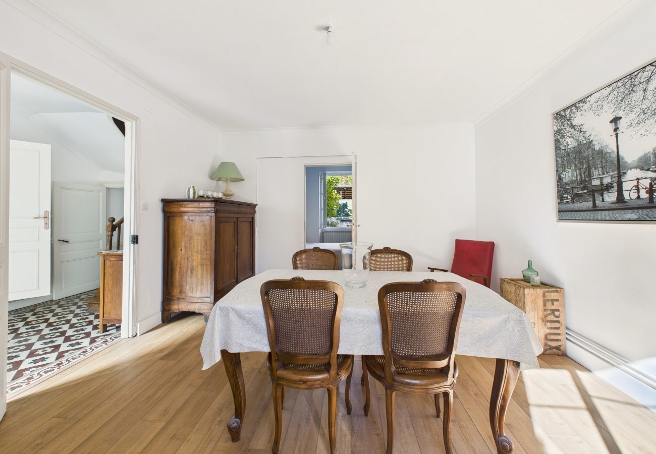 Maison à Montignac - Plein centre - Maison pour 4 avec jardin