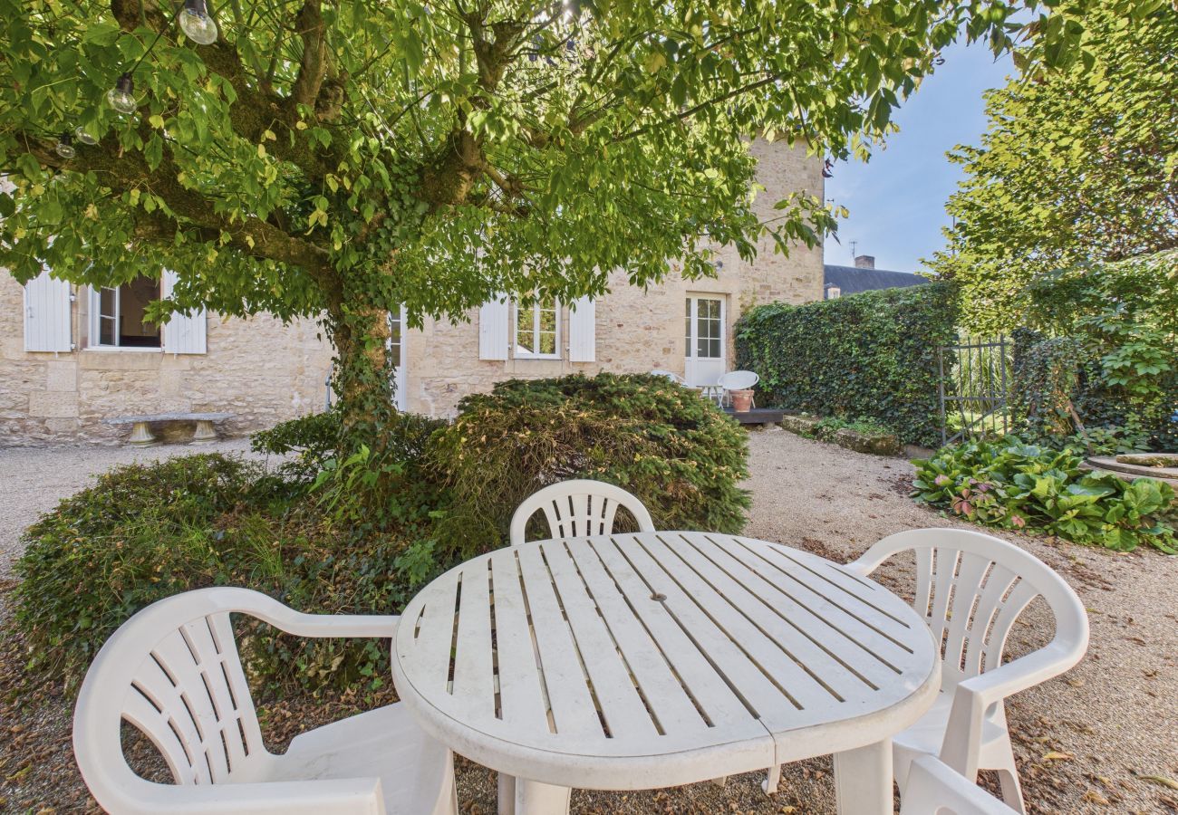 Maison à Montignac - Plein centre - Maison pour 4 avec jardin