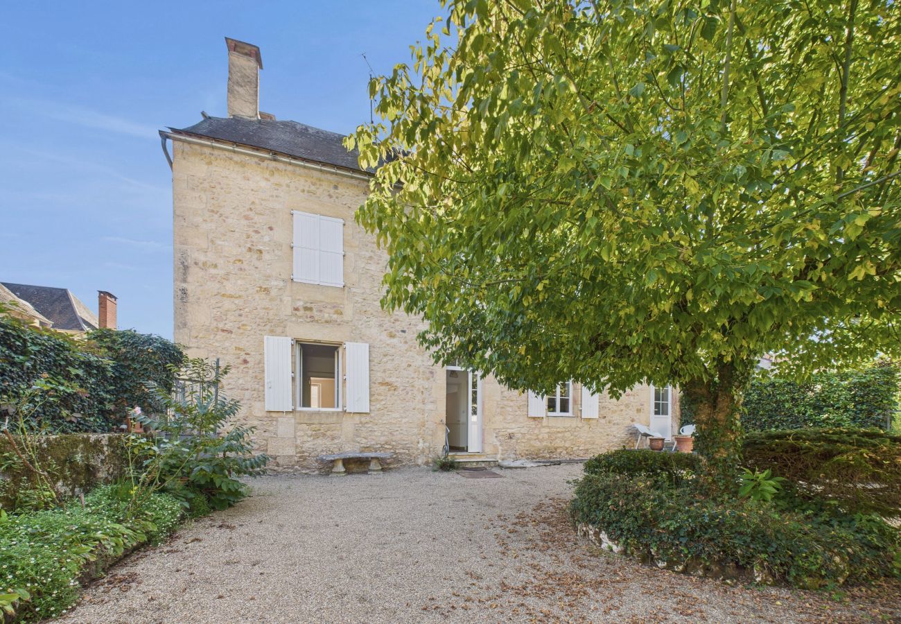 Maison à Montignac - Plein centre - Maison pour 4 avec jardin