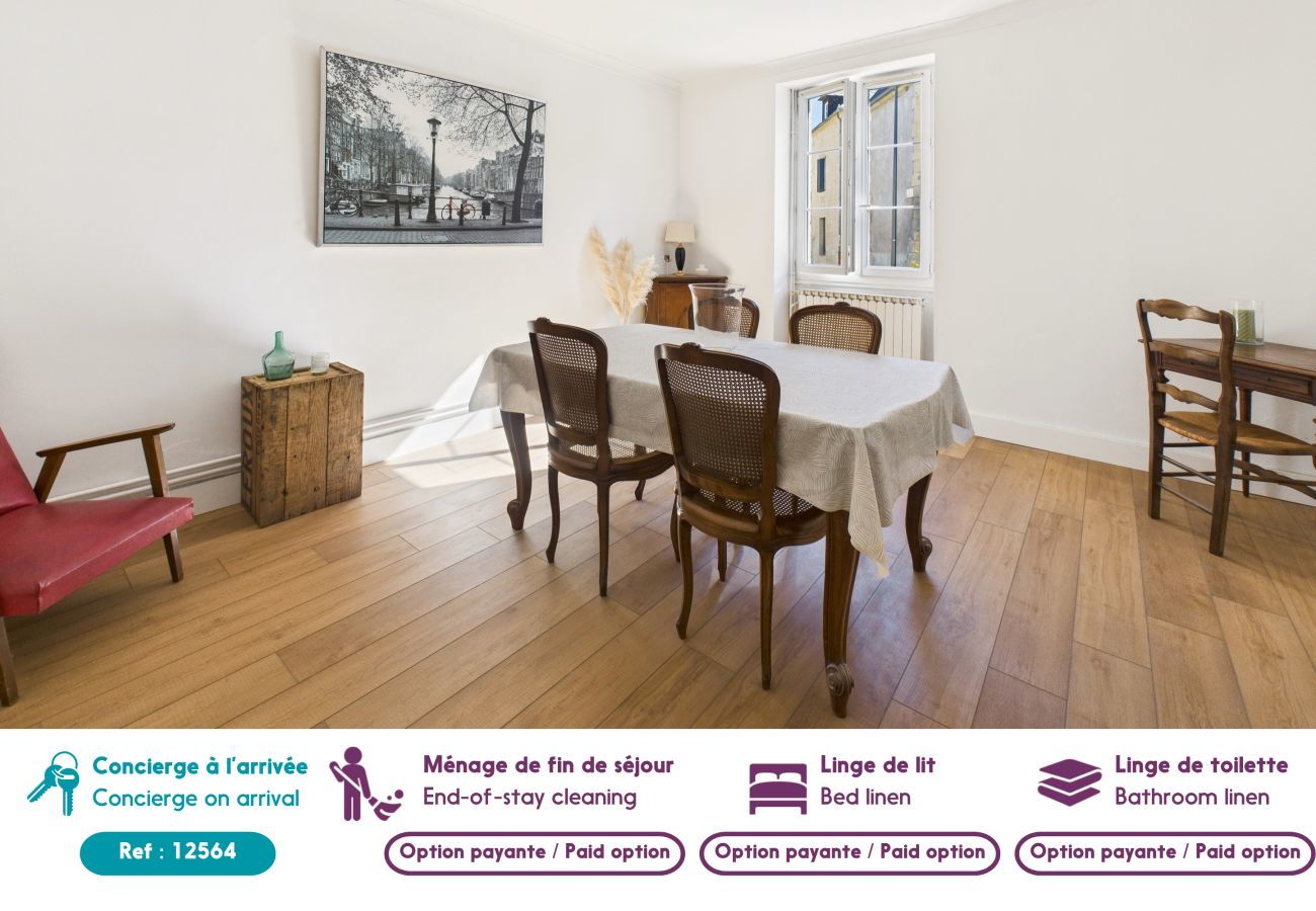 Maison à Montignac - Plein centre - Maison pour 4 avec jardin