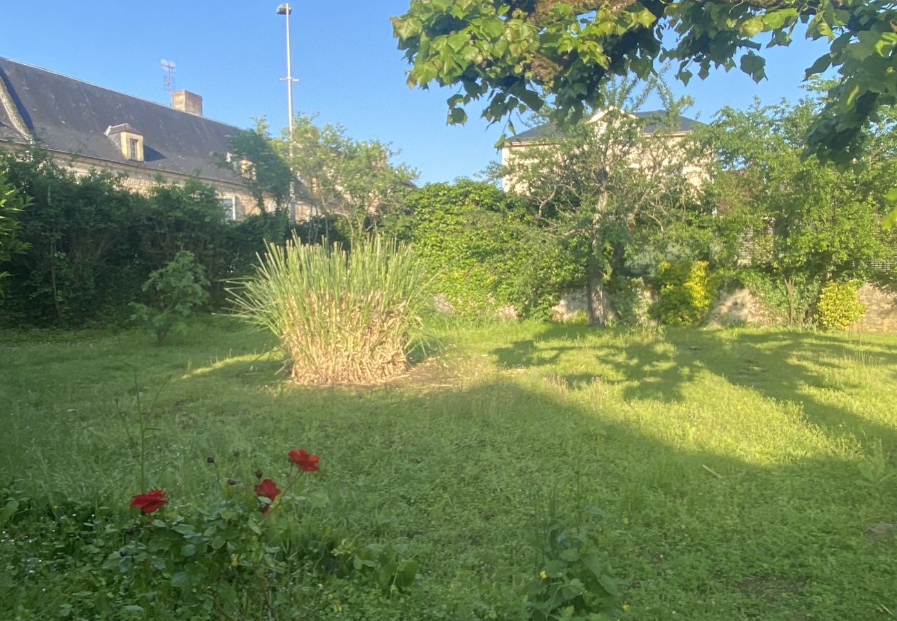 Maison à Montignac - Plein centre - Maison pour 4 avec jardin