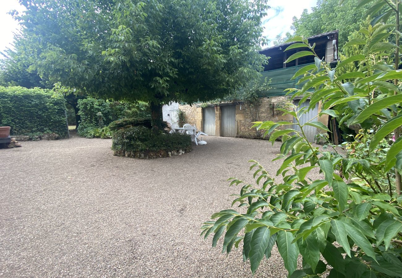 Maison à Montignac - Plein centre - Maison pour 4 avec jardin