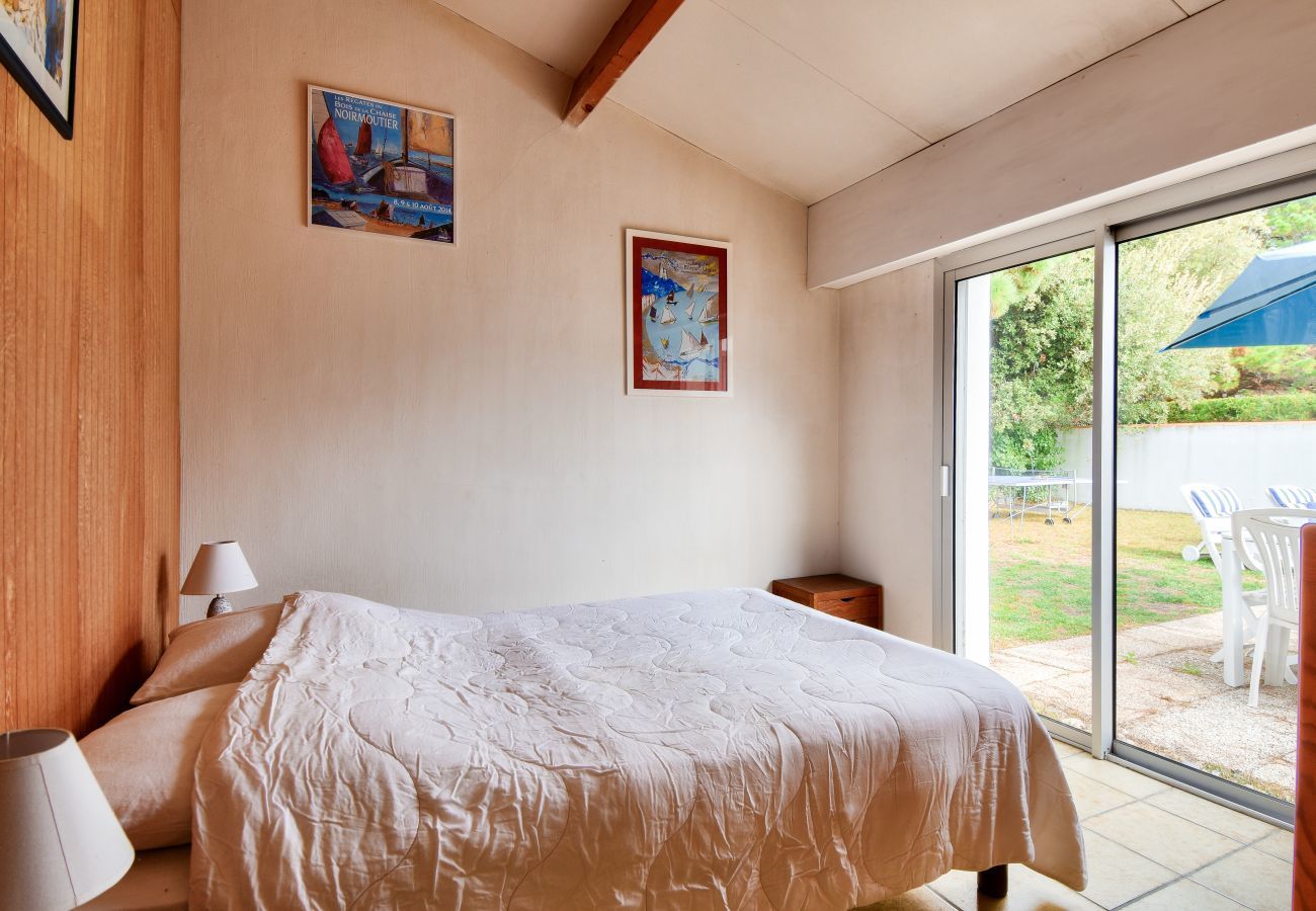 Maison à La Guérinière - 700m de la plage, jardin, 4 adultes 2 enfants