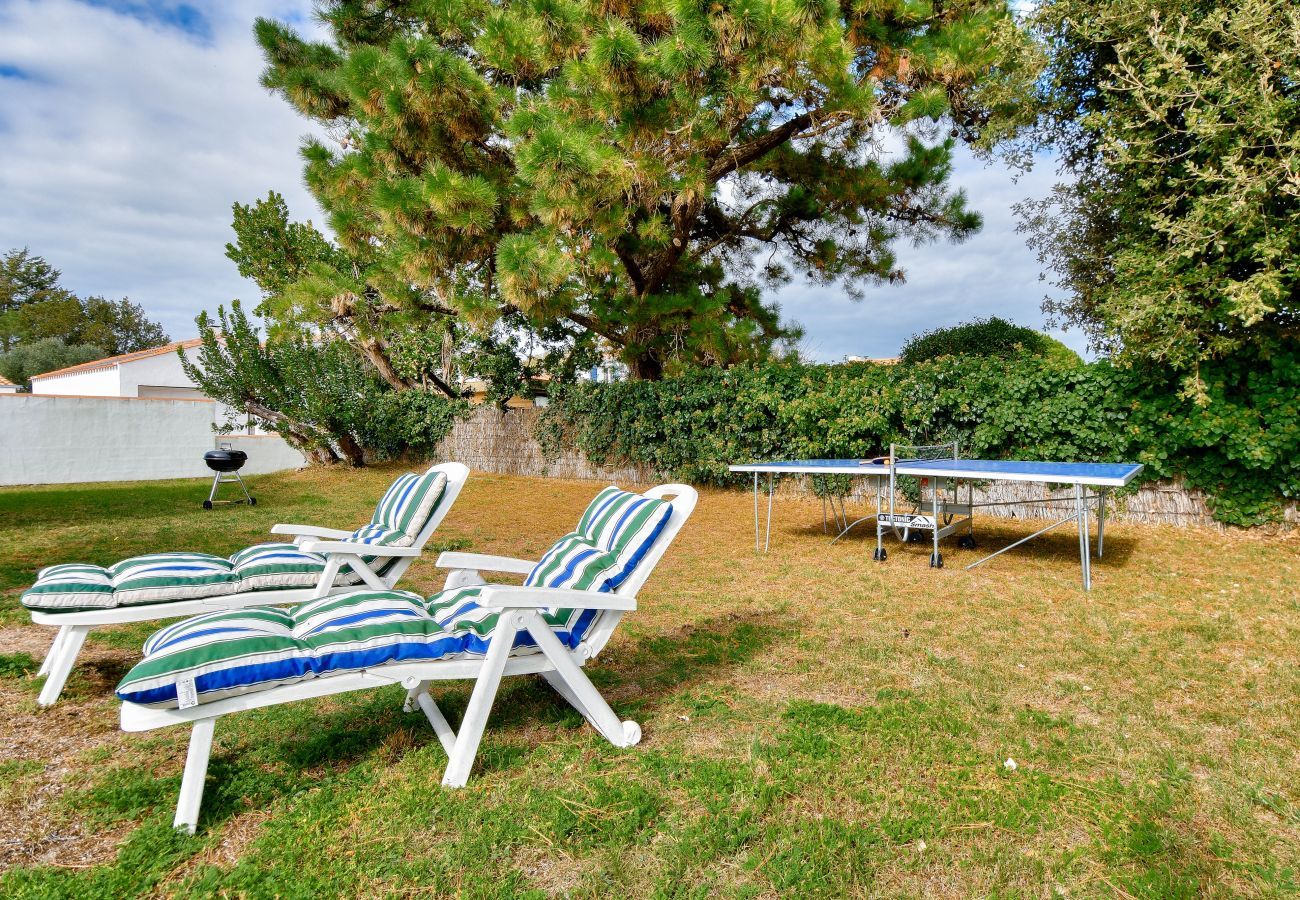 Maison à La Guérinière - 700m de la plage, jardin, 4 adultes 2 enfants
