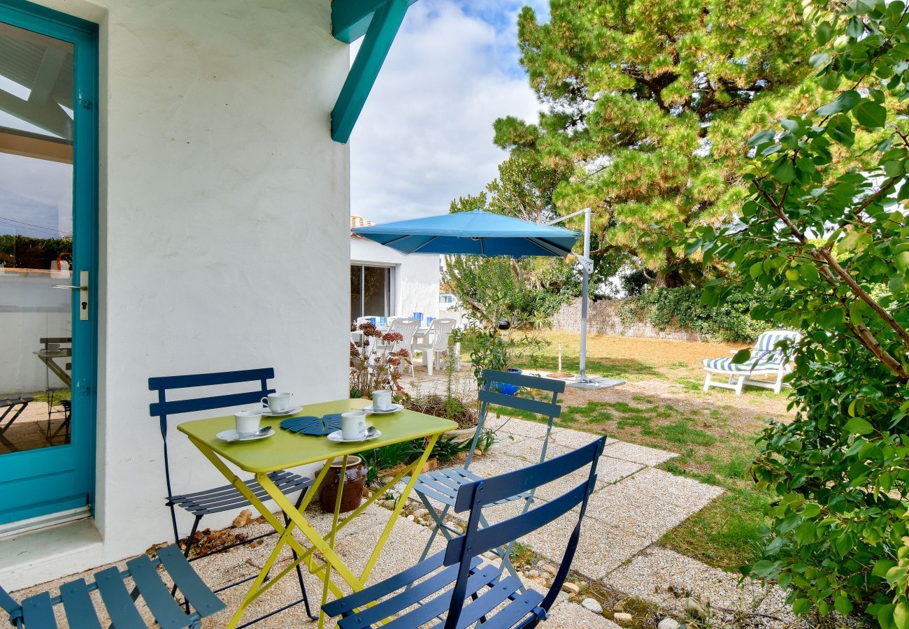 Maison à La Guérinière - 700m de la plage, jardin, 4 adultes 2 enfants
