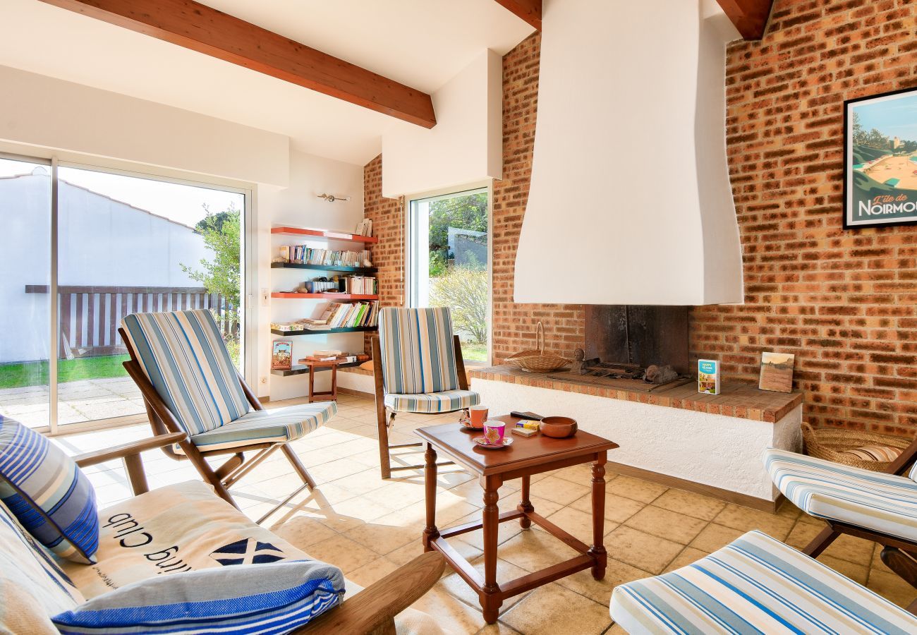 Maison à La Guérinière - 700m de la plage, jardin, 4 adultes 2 enfants