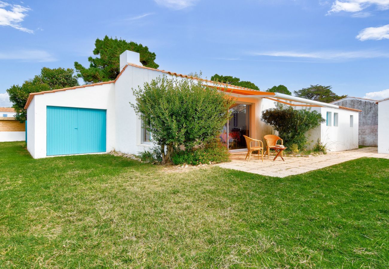 Maison à La Guérinière - 700m de la plage, jardin, 4 adultes 2 enfants