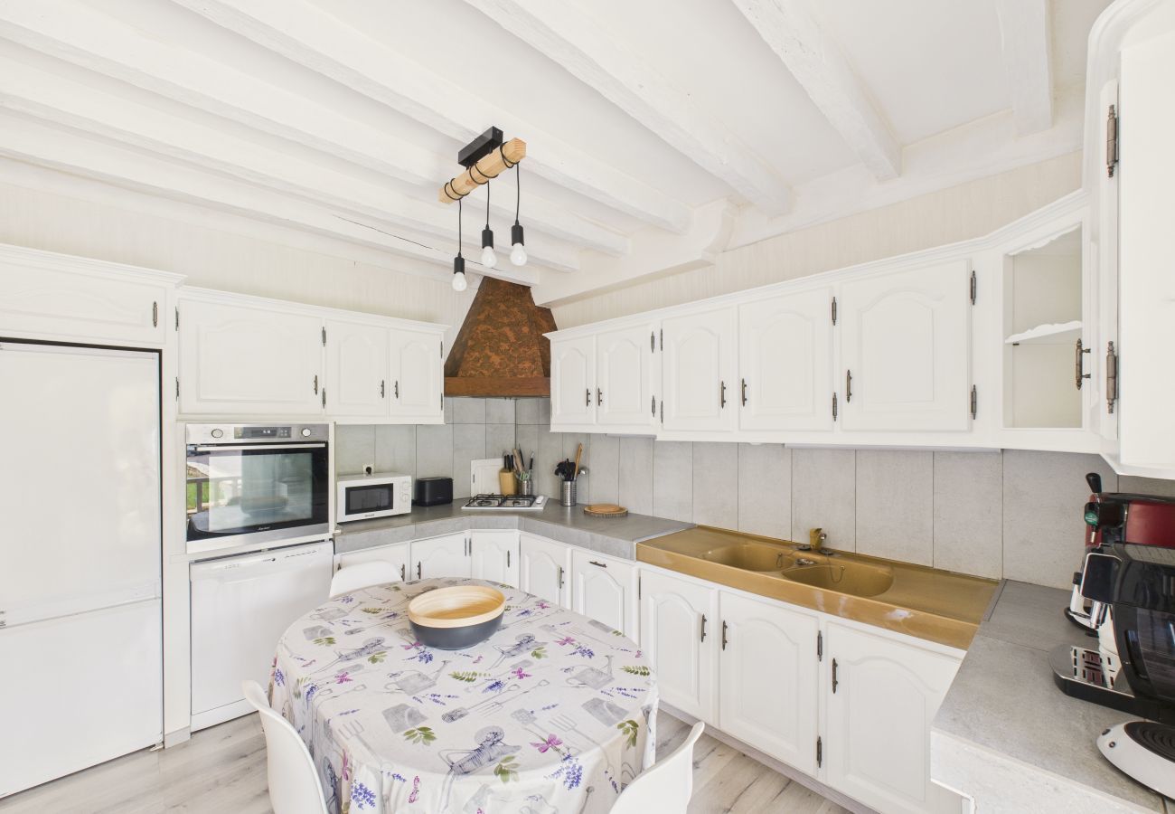 Maison à Sarlat-la-Canéda - Grande maison familiale avec piscine pour 12 