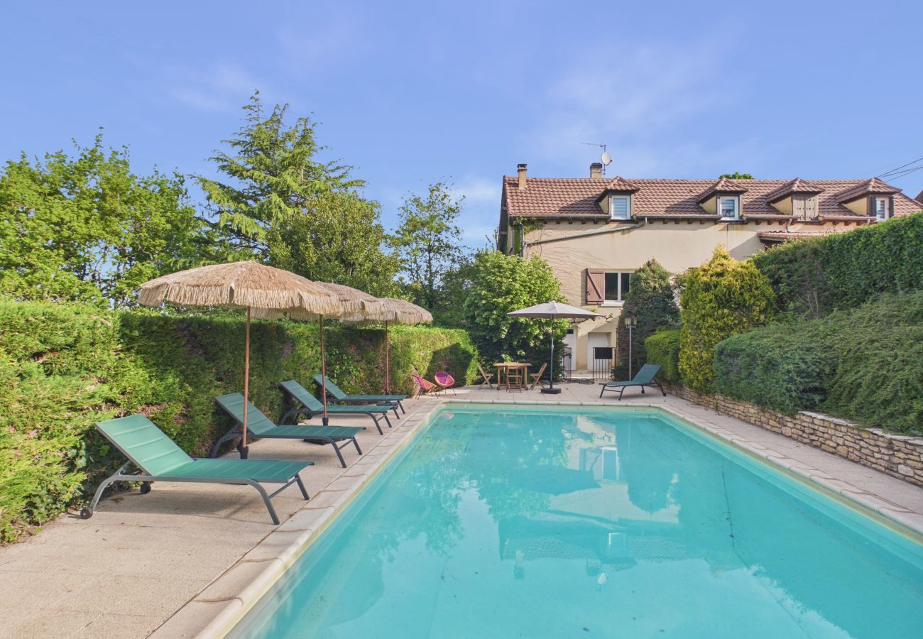 Maison à Sarlat-la-Canéda - Grande maison familiale avec piscine pour 12 