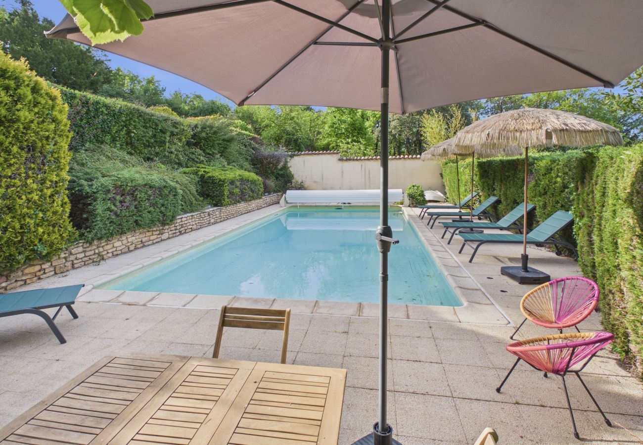 Maison à Sarlat-la-Canéda - Grande maison familiale avec piscine pour 12 
