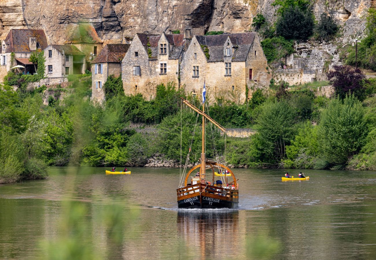 Maison à Les Eyzies-de-Tayac-Sireuil - Vue sur la vallée - Maison pour 10 - Piscine