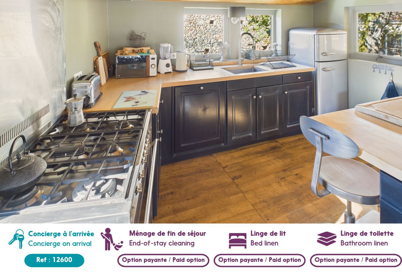 Maison à Les Eyzies-de-Tayac-Sireuil - Vue sur la vallée - Maison pour 10 - Piscine