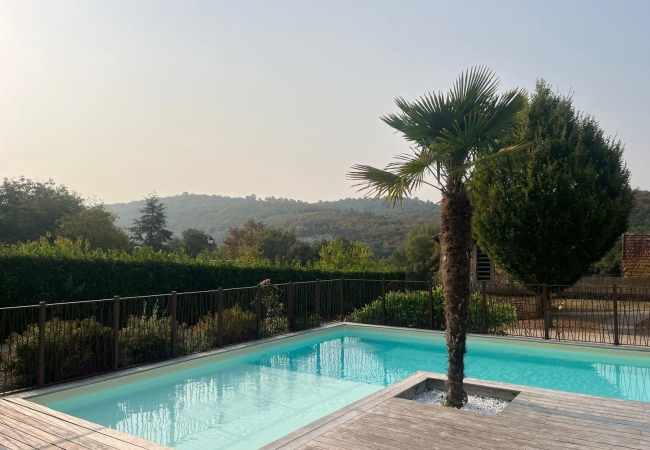 Maison à Les Eyzies-de-Tayac-Sireuil - Vue sur la vallée - Maison pour 10 - Piscine