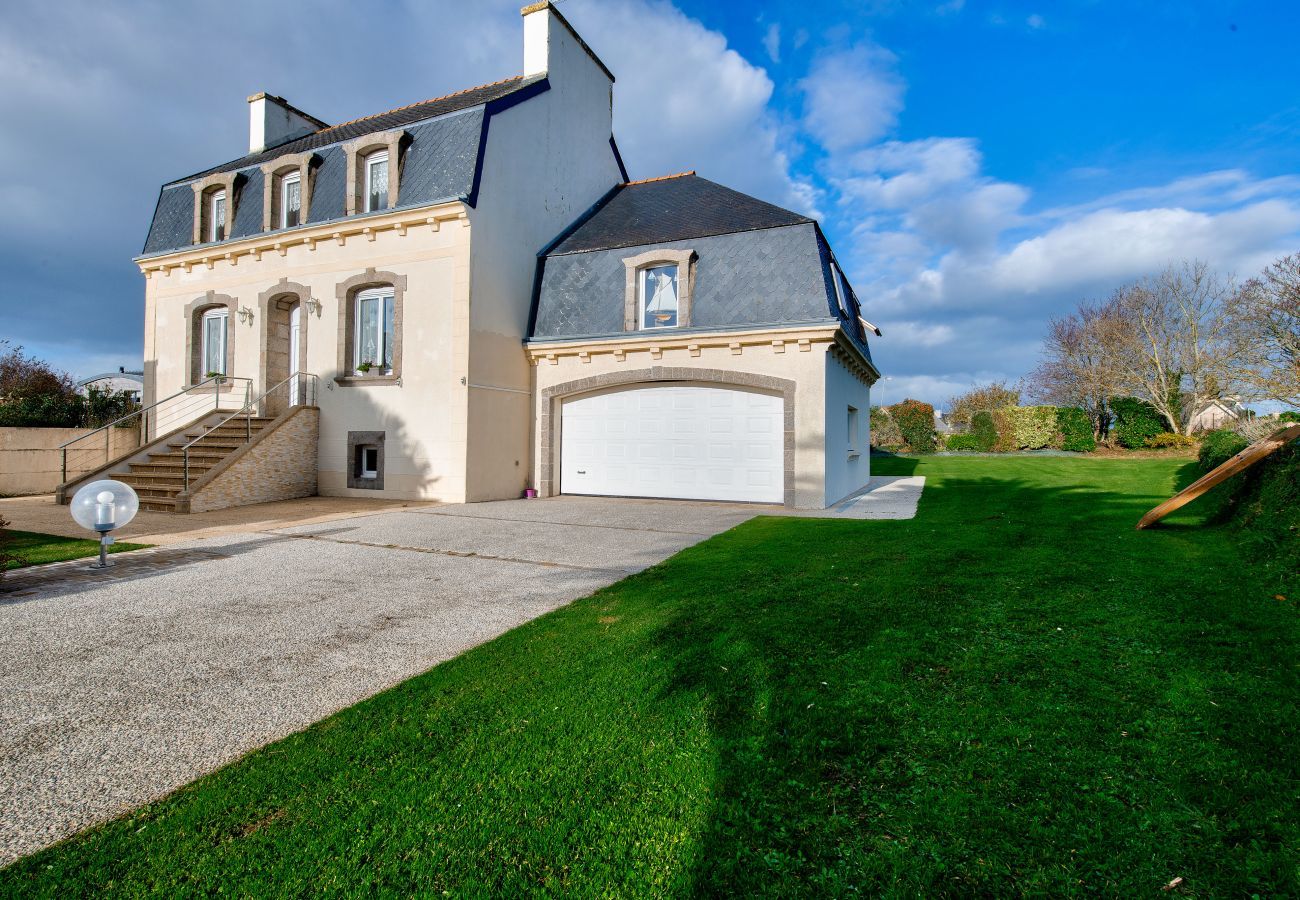 Maison à Plouguerneau - 800m plage - grande maison pour 6 avec billard