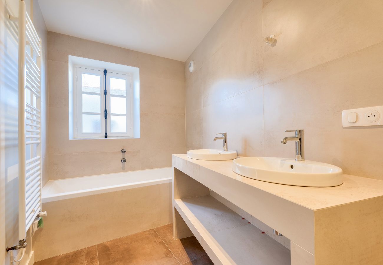 Maison à Tréméreuc - Maison pour 12 avec grand jardin et piscine