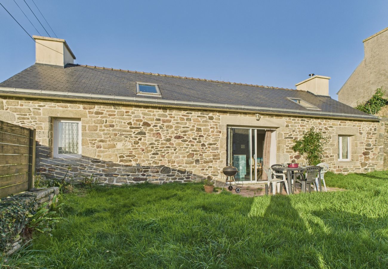 Maison à Plouguerneau - Idéal pour 2 en pleine campagne avec jardin
