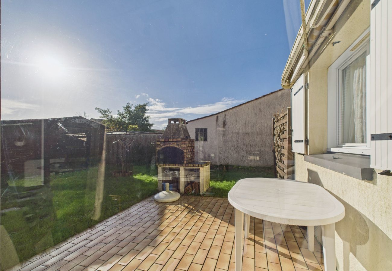 Maison à La Chaize-Giraud - Maison pour 4 avec jardin et véranda