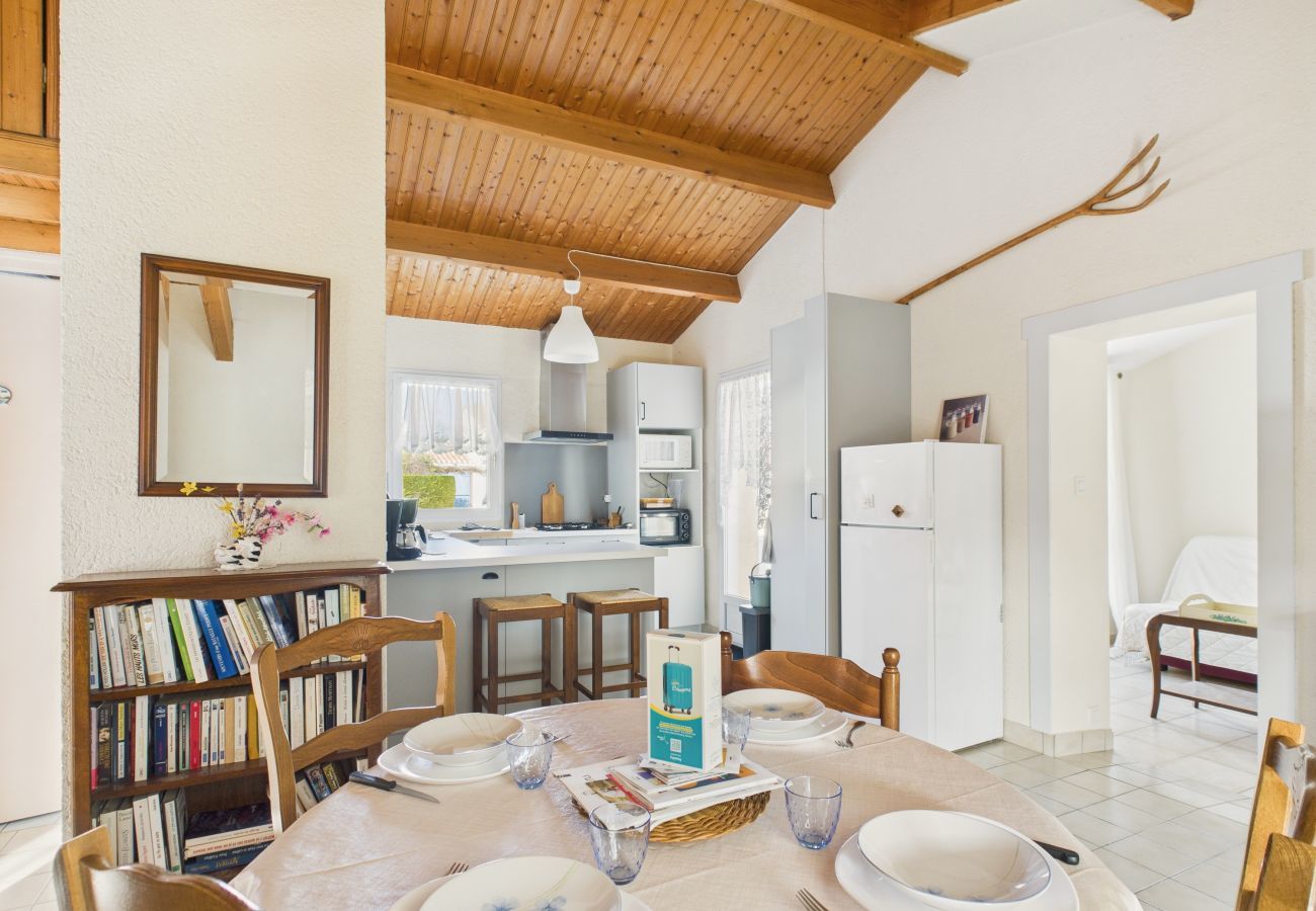 Maison à La Chaize-Giraud - Maison pour 4 avec jardin et véranda