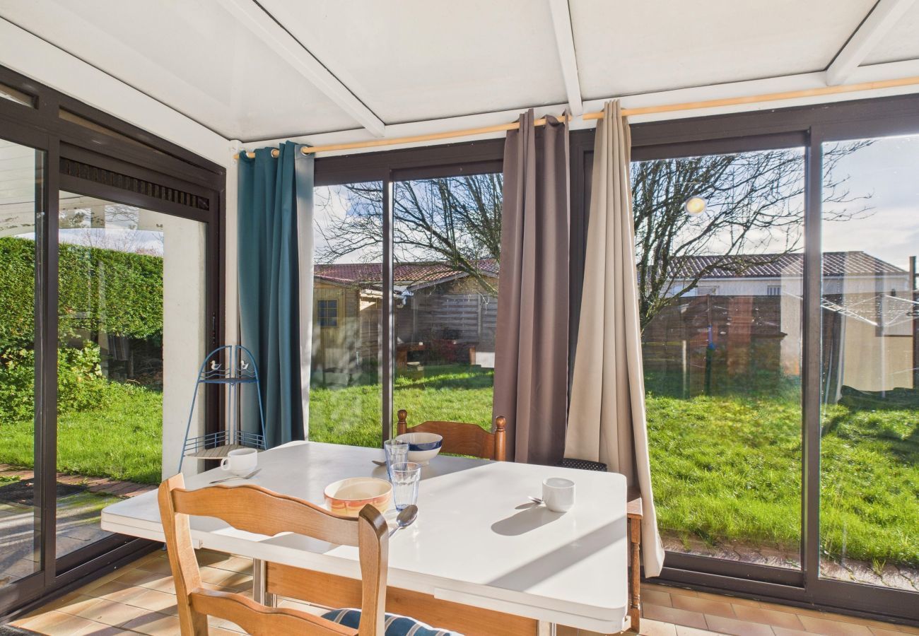 Maison à La Chaize-Giraud - Maison pour 4 avec jardin et véranda