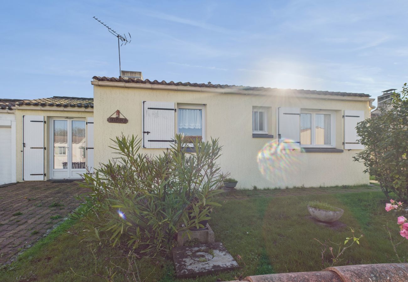 Maison à La Chaize-Giraud - Maison pour 4 avec jardin et véranda