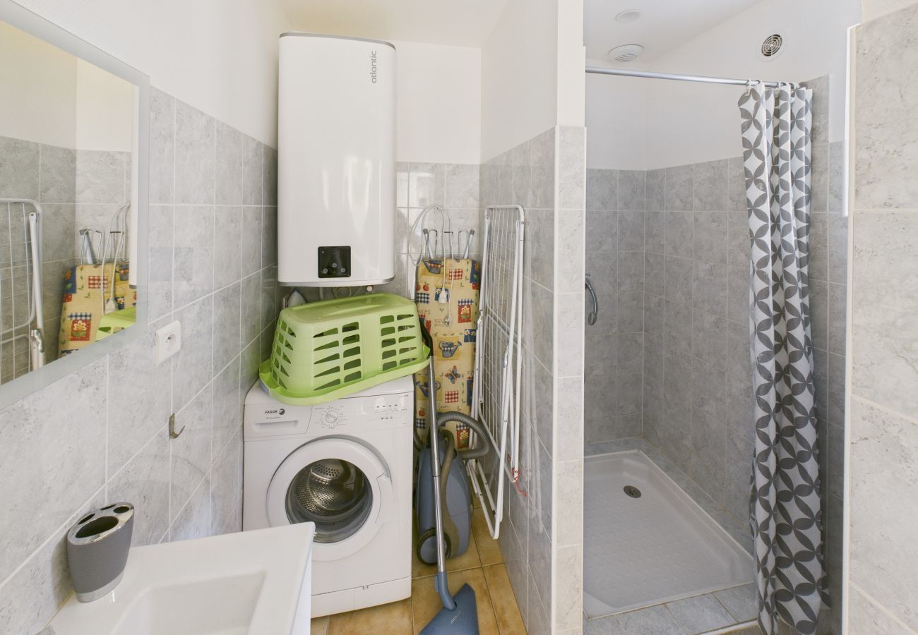 Maison à Saint-Crépin-et-Carlucet - Piscine commune - Gîte en campagne pour 10