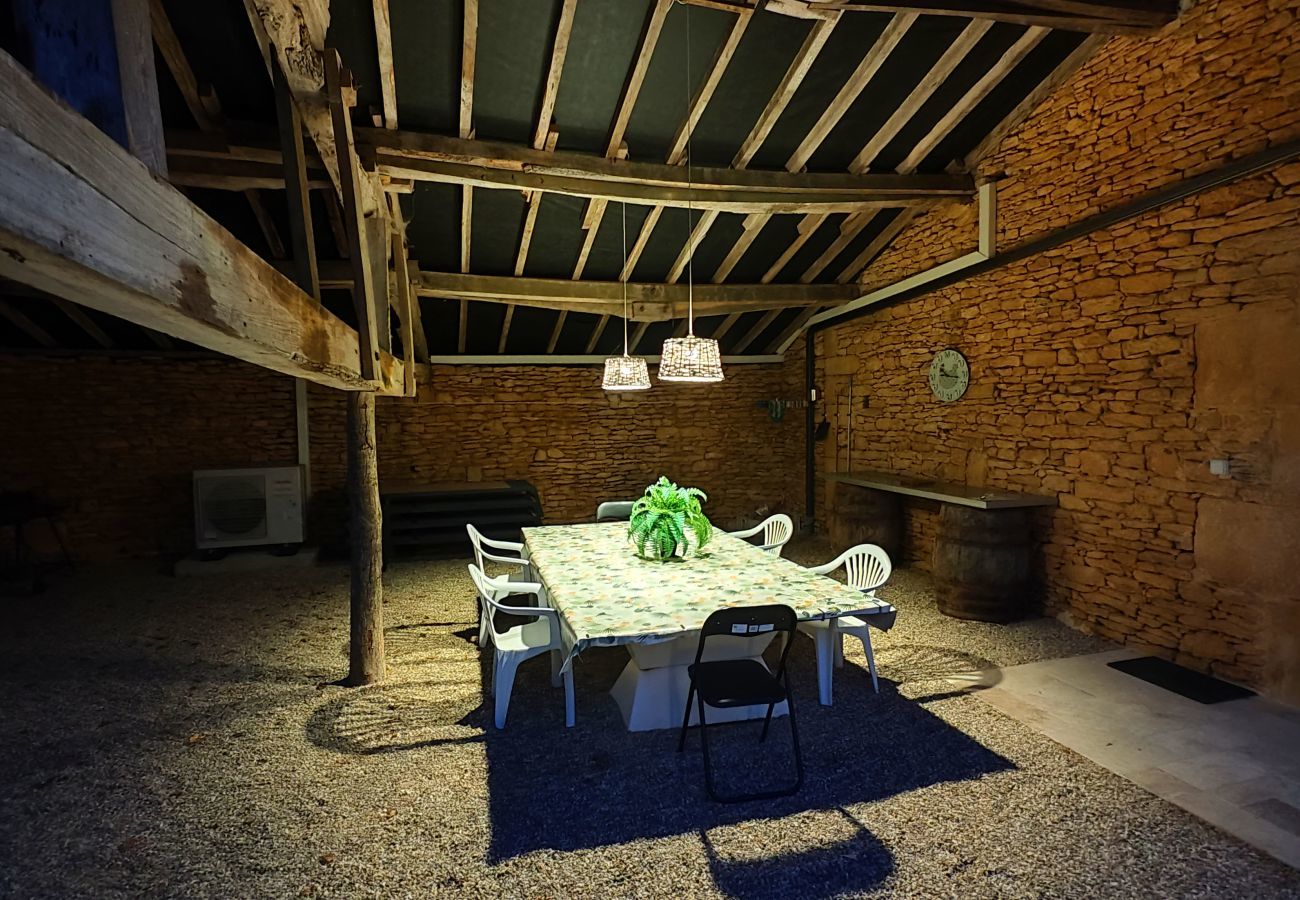 Maison à Saint-Crépin-et-Carlucet - Piscine commune - Gîte en campagne pour 10