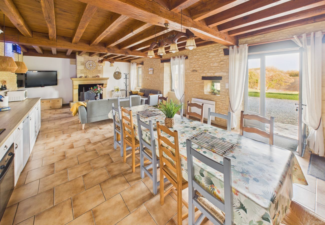 Maison à Saint-Crépin-et-Carlucet - Gîte pour 12 avec terrasse et piscine partagée