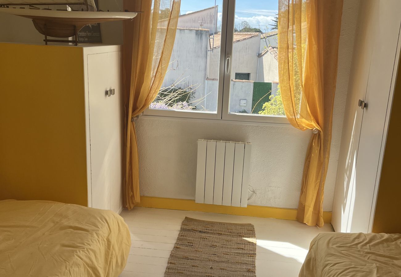 Maison à Les Portes-en-Ré - 800m de la plage, maison pour 7 avec jardin