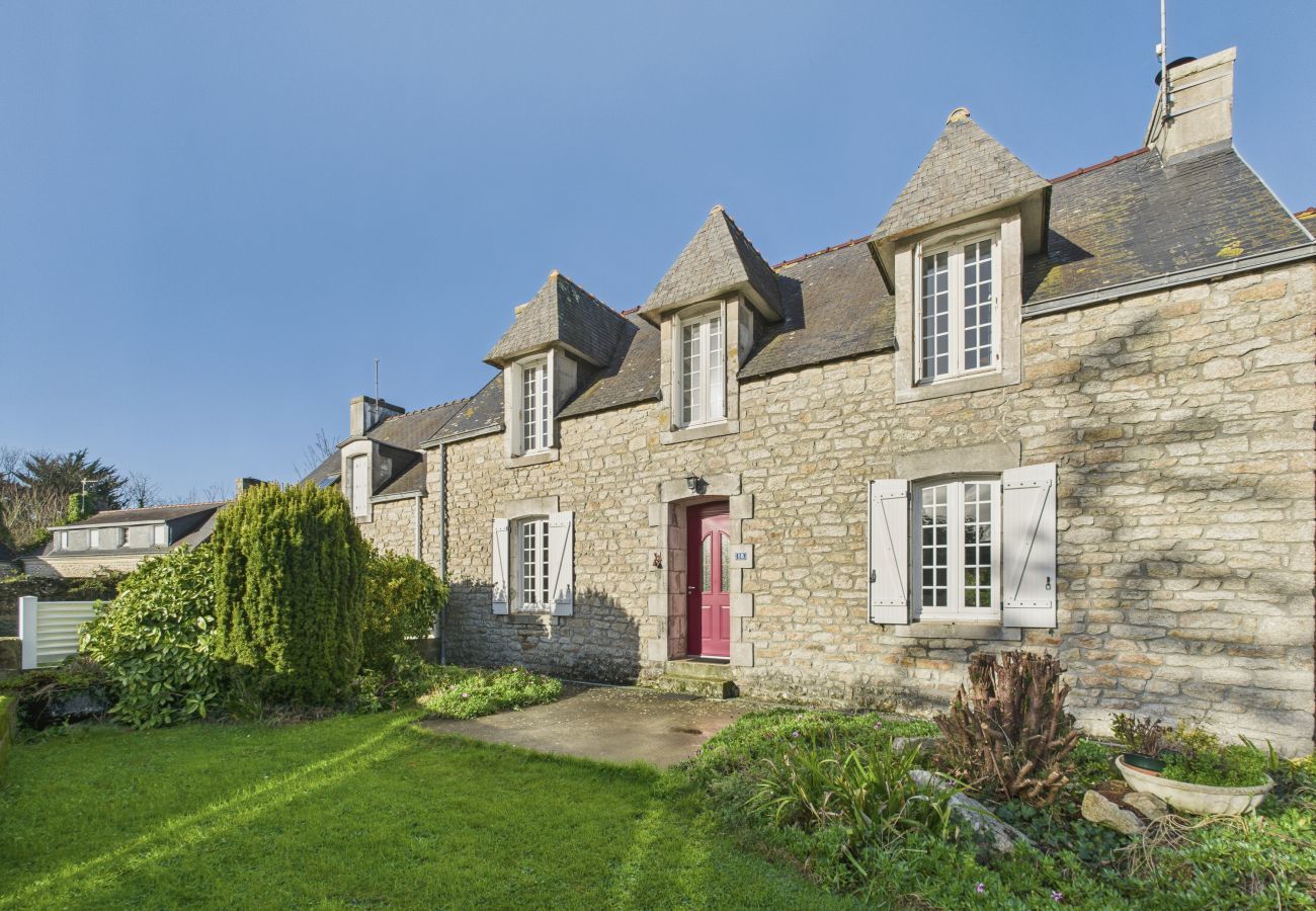 Maison à Saint-Jean-Trolimon - 10 min de la Torche - Jolie maison pour 6 - Jardin