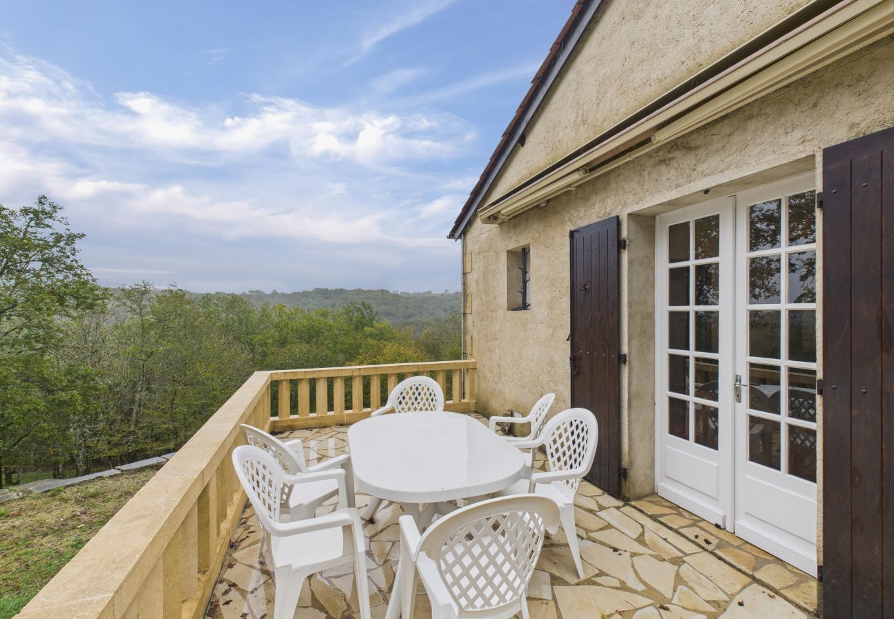 Maison à Les Eyzies-de-Tayac-Sireuil - Jolie vue sur la vallée pour 3 adultes / 2 enfants