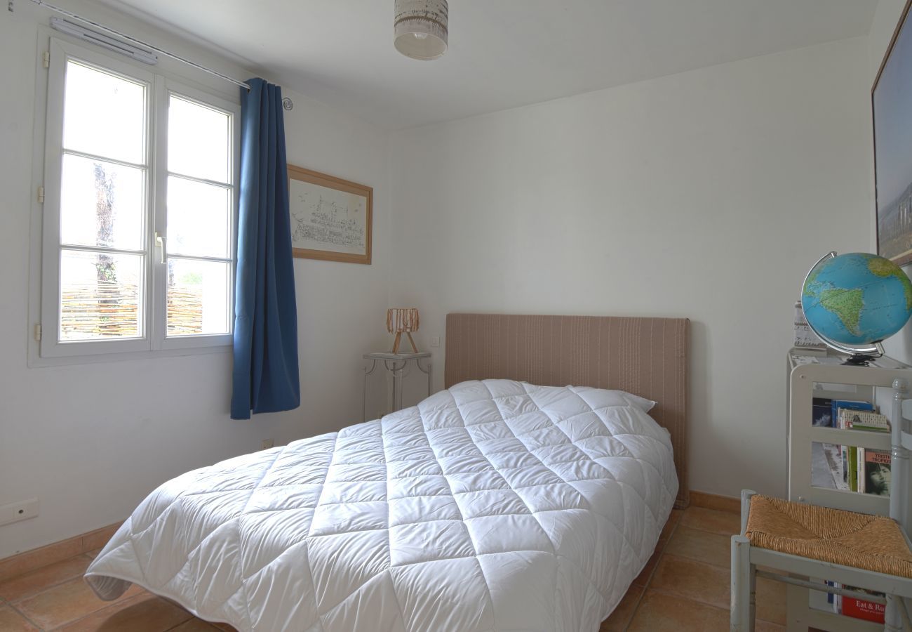 Maison à Barbâtre - 500 m de la mer, jardin, 6 adultes 1 enfant