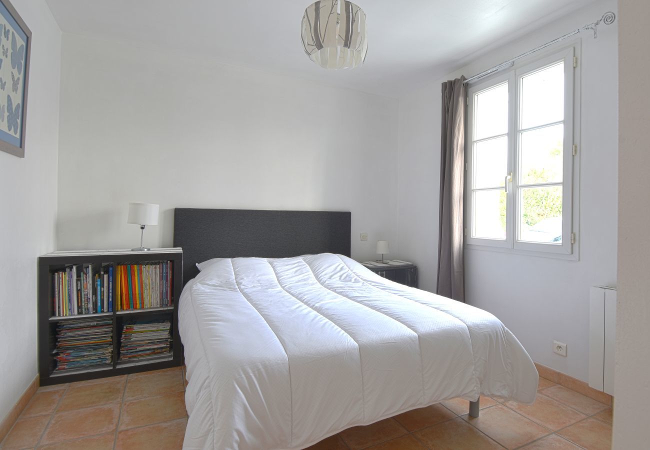 Maison à Barbâtre - 500 m de la mer, jardin, 6 adultes 1 enfant