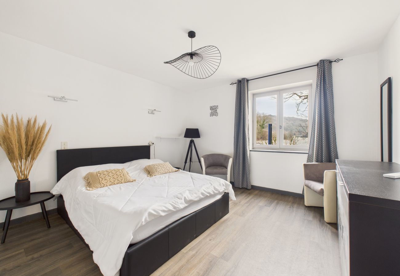 Maison à Montignac - Piscine chauffée et jacuzzi - 4 adultes 4 enfants