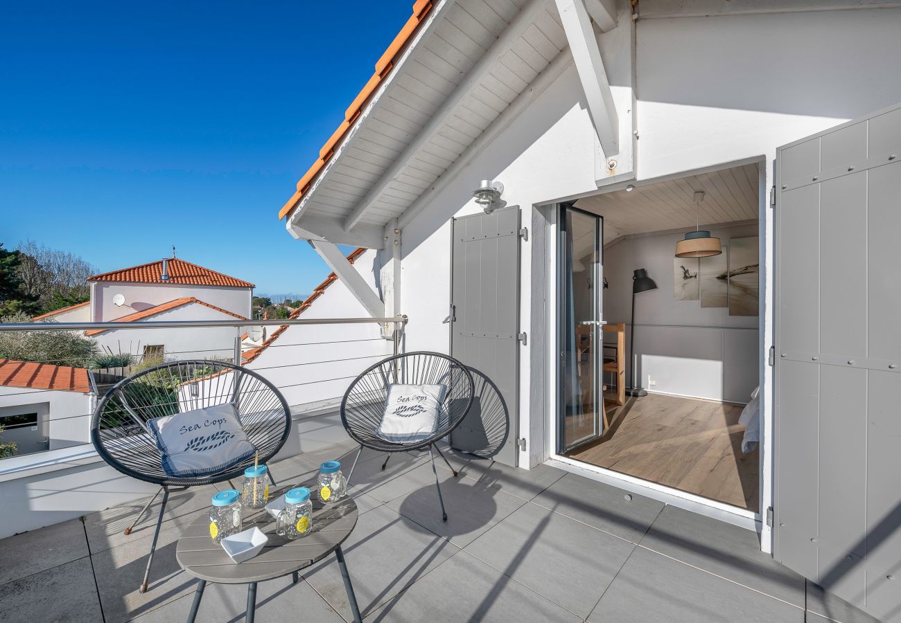 Maison mitoyenne à La Bernerie-en-Retz - Maison à 30m de la mer - jardin pour 4