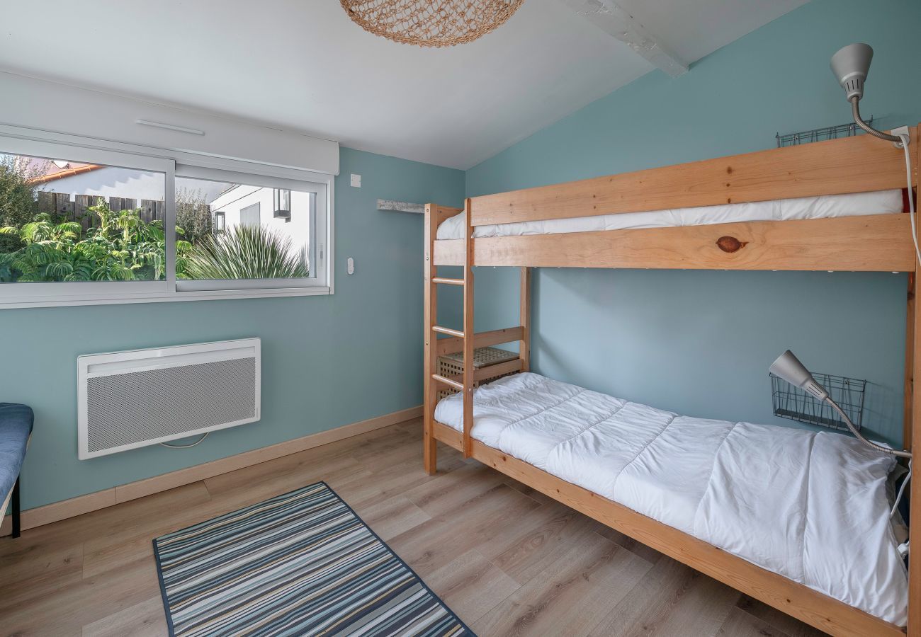 Maison mitoyenne à La Bernerie-en-Retz - Maison à 30m de la mer - jardin pour 4