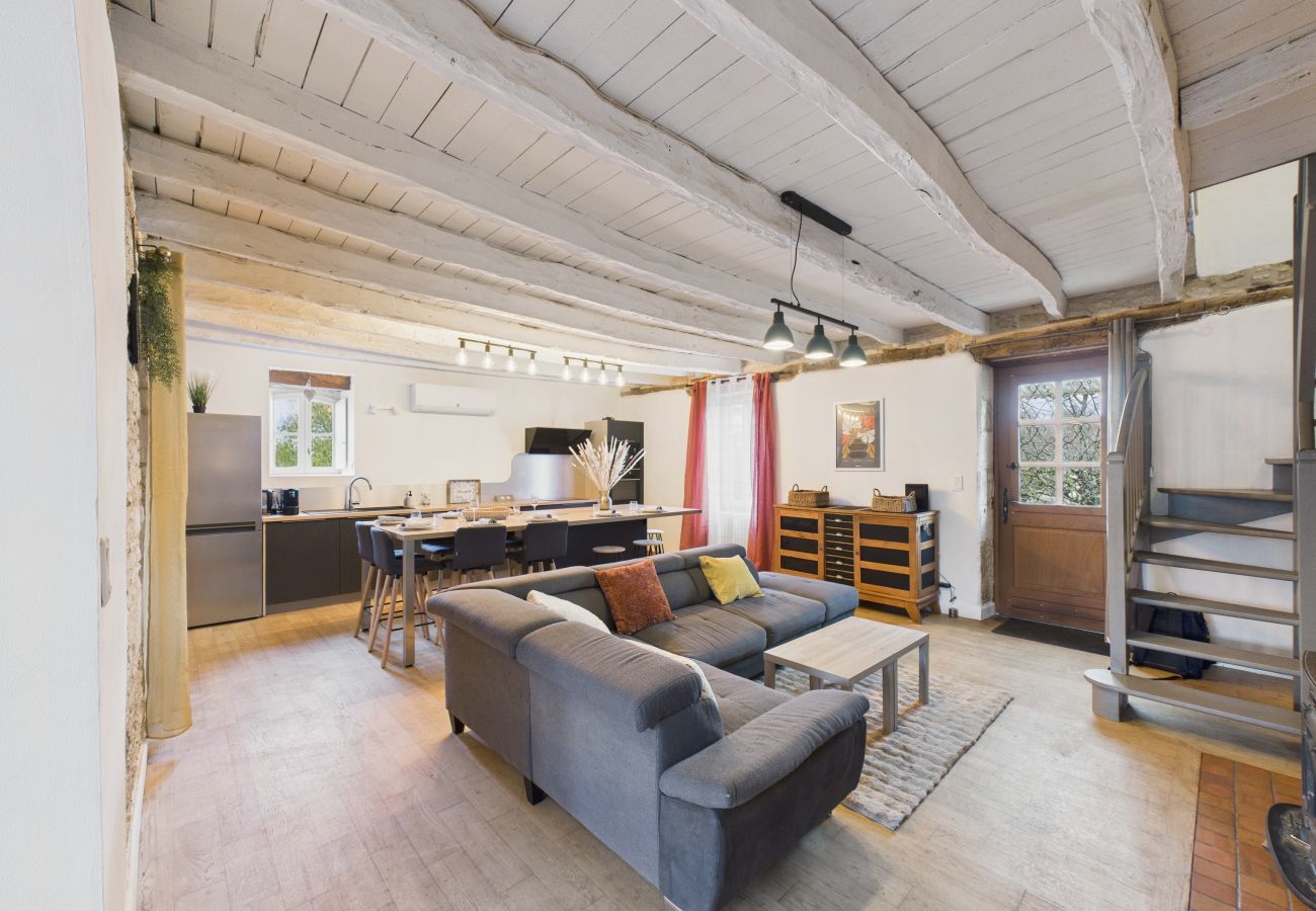 Maison à La Dornac - Superbe maison avec piscine et jardin pour 8