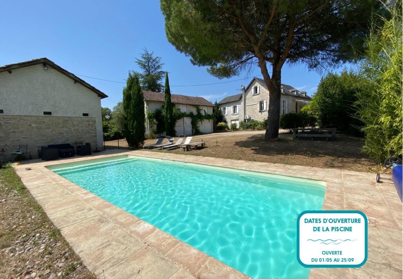 Maison à La Dornac - Superbe maison avec piscine et jardin pour 8