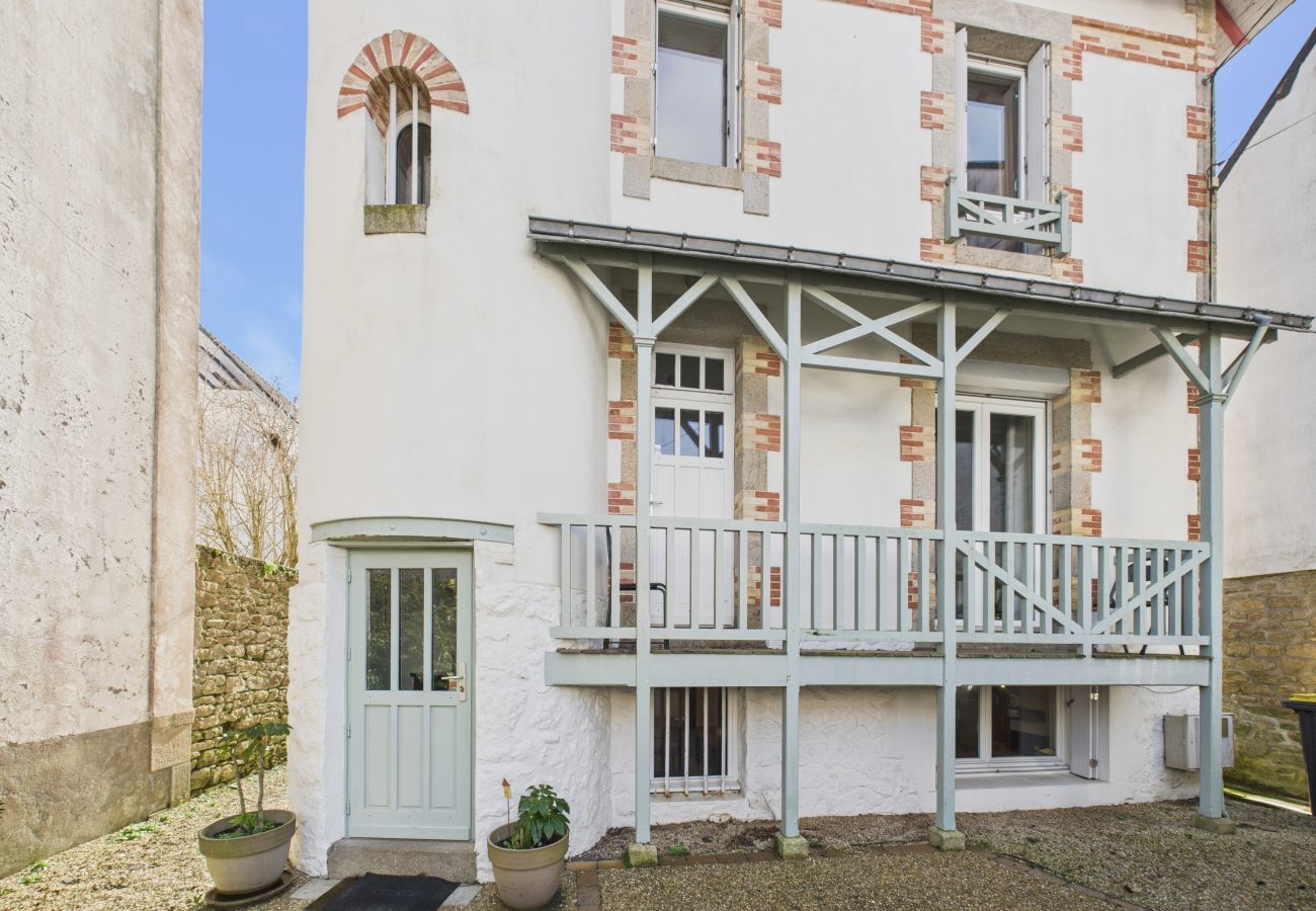 Maison à Auray - Plein centre - Maison pour 4 adultes et 2 enfants