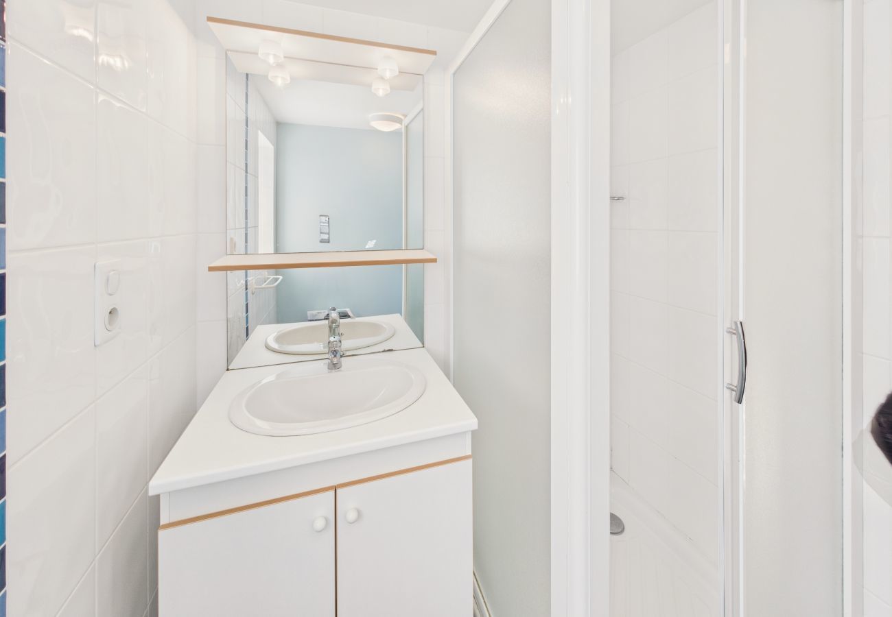 Maison à Penmarch - Petit gîte pour 2 avec jardin proche de la plage 