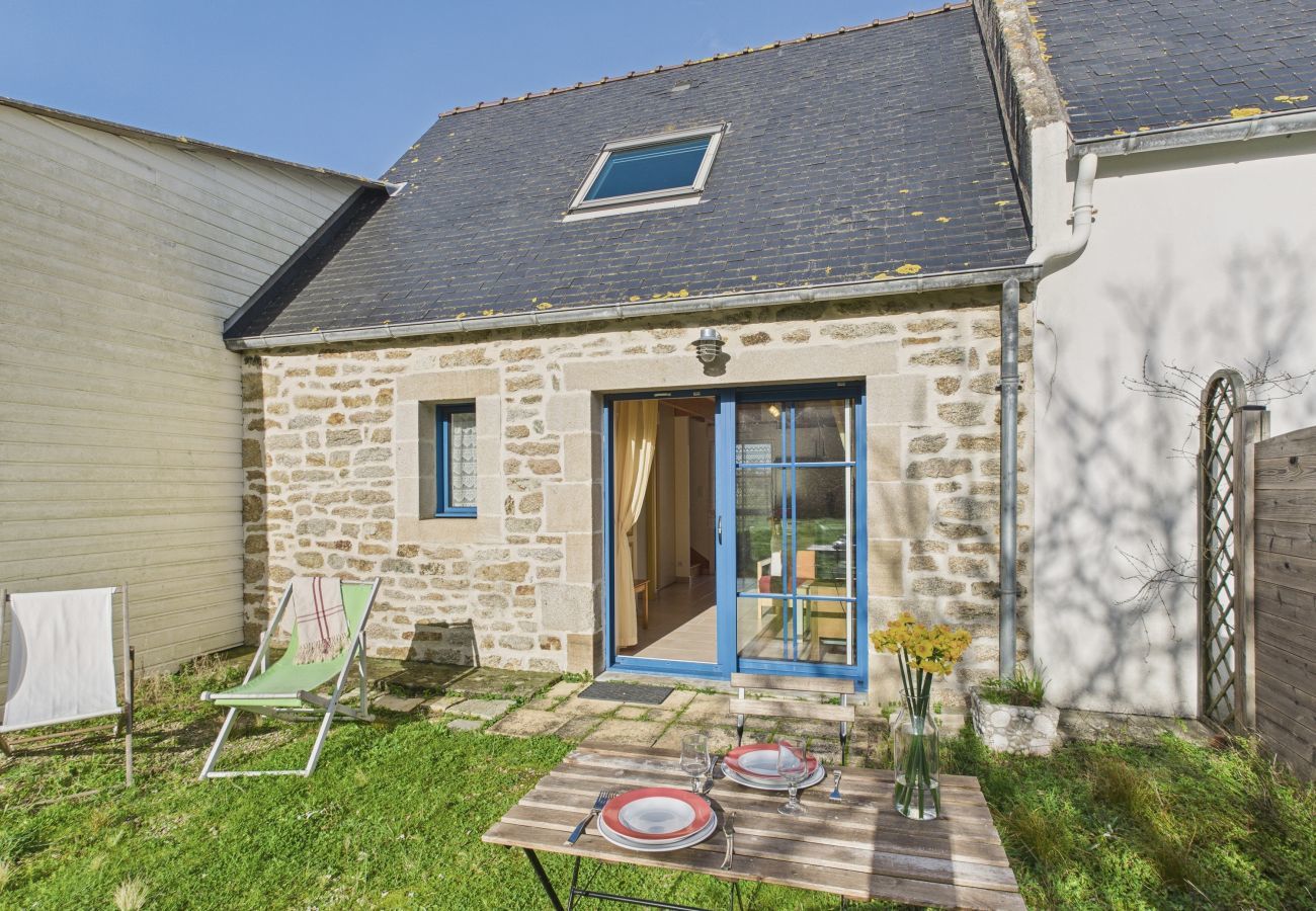 Maison à Penmarch - Petit gîte pour 2 avec jardin proche de la plage 